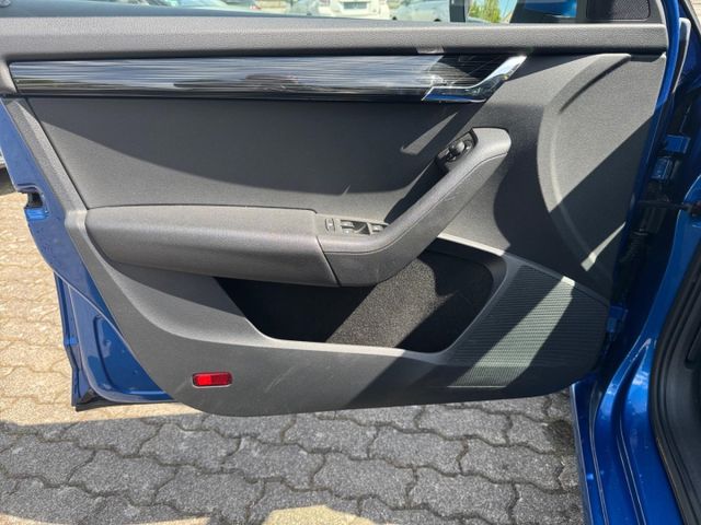 Octavia Combi Style 1.5 TSI AHK RearView Climatr