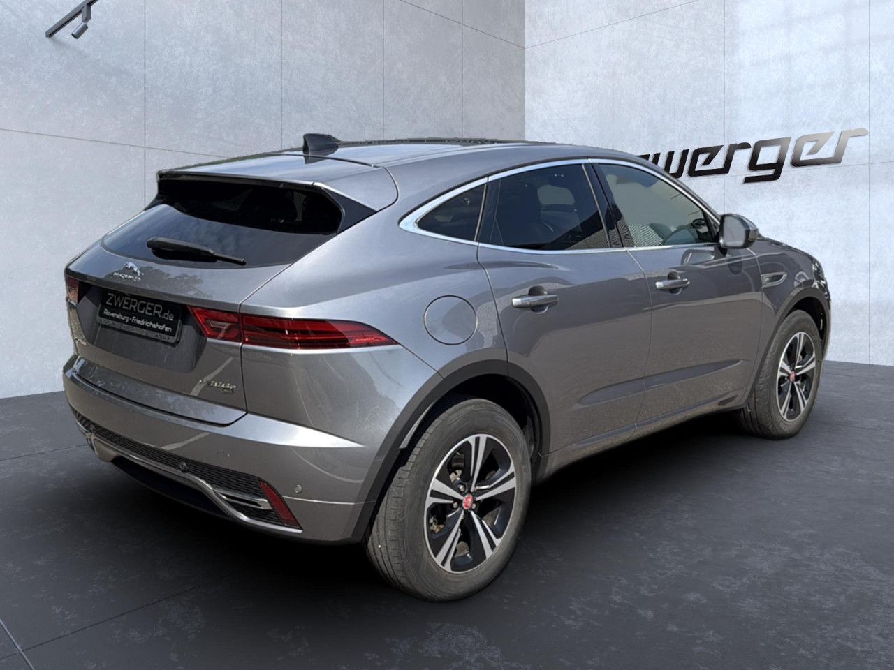 Jaguar E-Pace P300e AWD R-Dynamic S 1.Hand imagem 3
