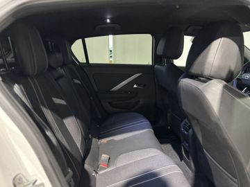 Fotografie 7 des Opel Astra 1.2 Turbo GS