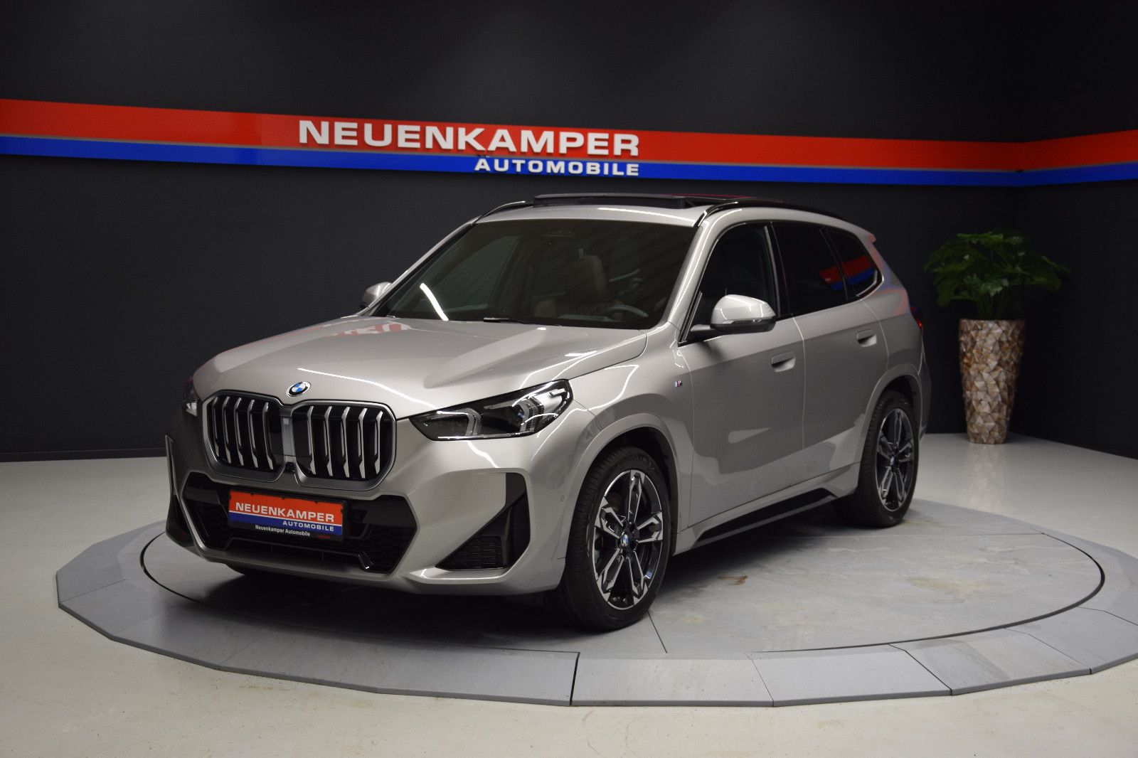 Fahrzeugabbildung BMW X1 23d xDrive M Sport Leder HuD Pano NP: 73.030€