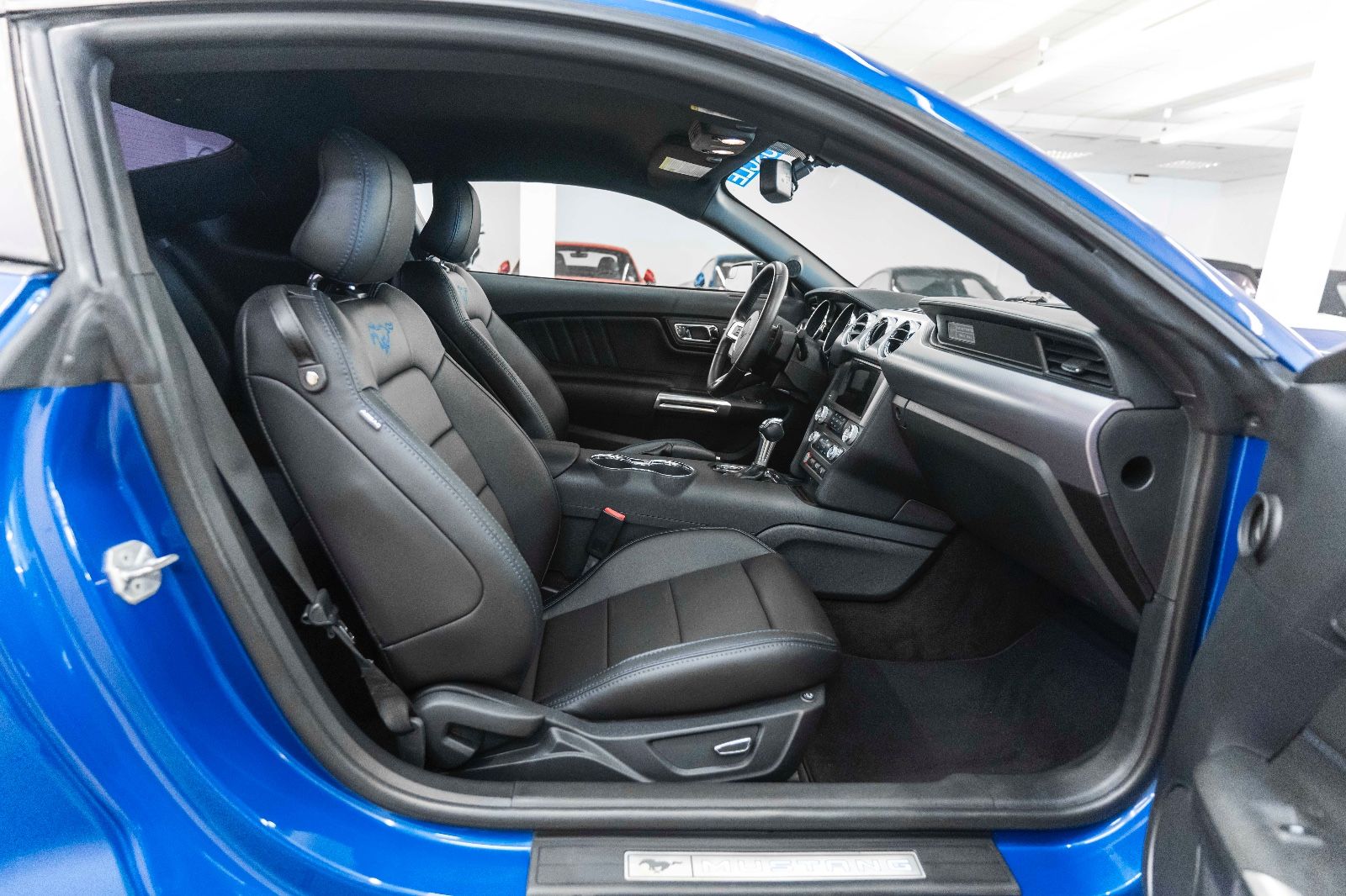 Fahrzeugabbildung Ford Mustang Ecoboost 2,3L KAM NAV LEDER Sitzh