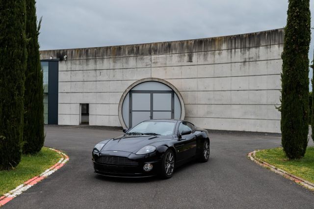 Aston Martin Vanquish S V12