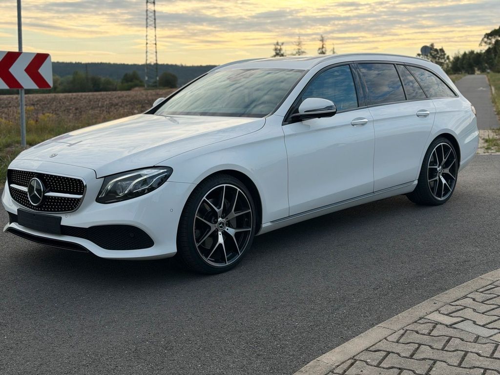 Image of Mercedes-Benz E 350