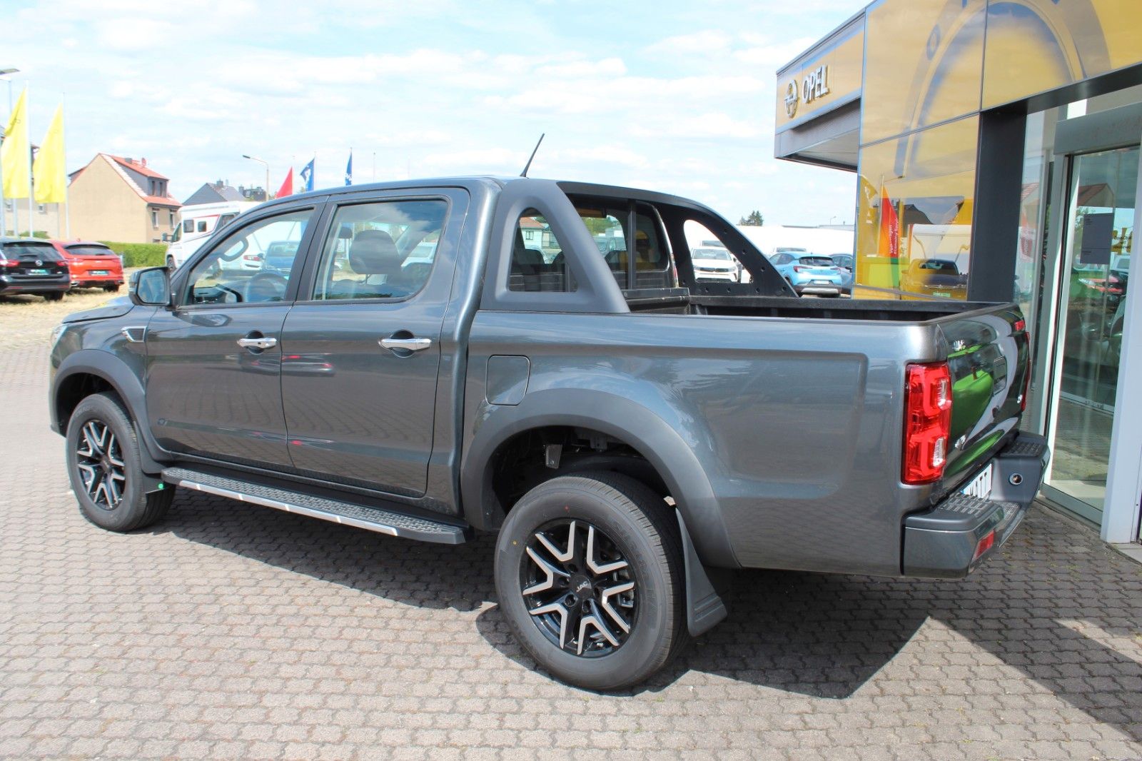 Fahrzeugabbildung JAC 8 Pro Pickup 4x4