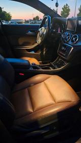 Mercedes-Benz GLA 220 CDI  AMG LINE SELBSTLENKENDER PARKSYSTEM - Mercedes-Benz Sel