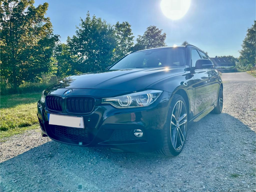 Image of BMW 330