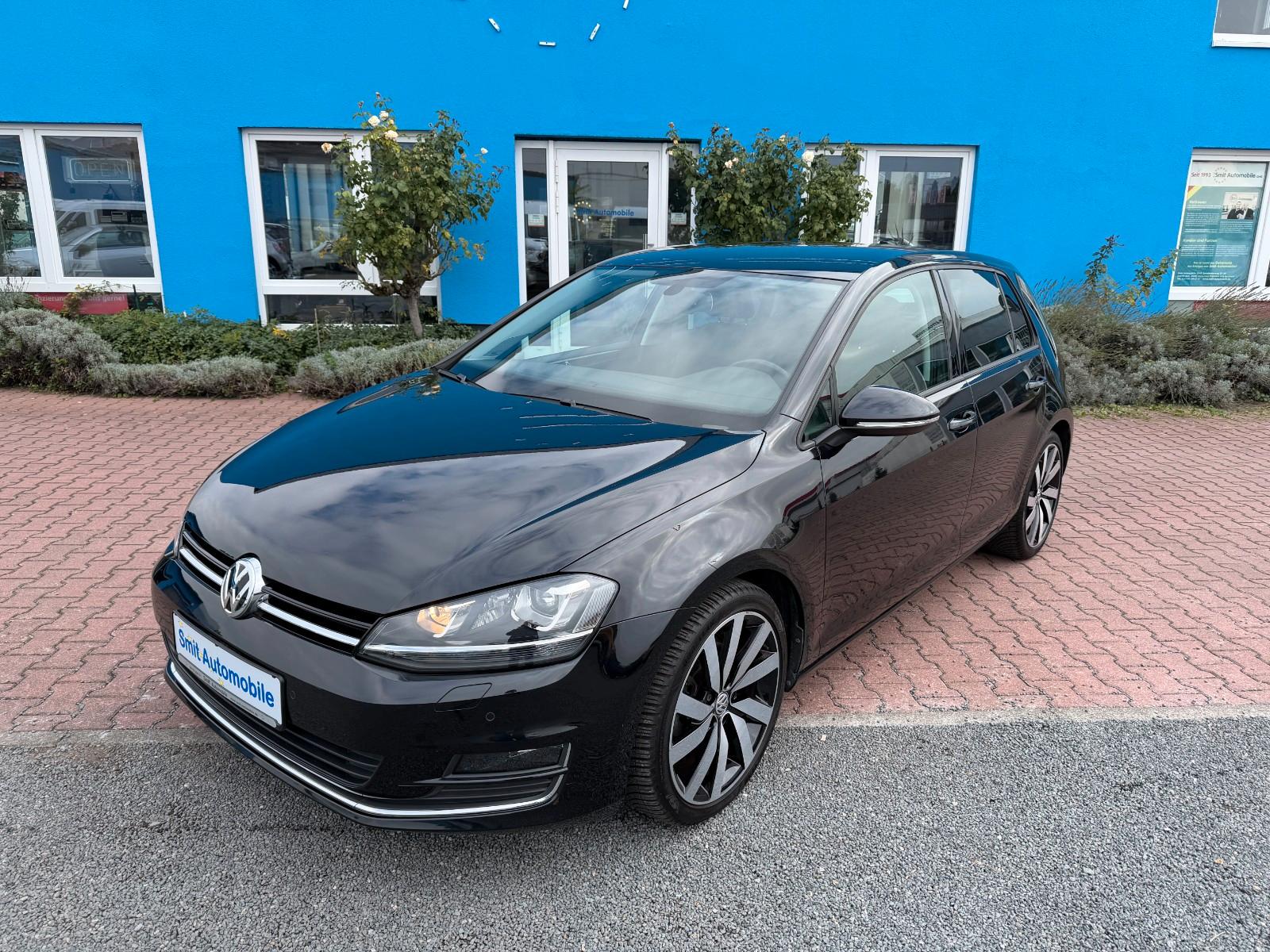 Volkswagen Golf VII Lim. Highline DSG BMT R-Line Sportpaket