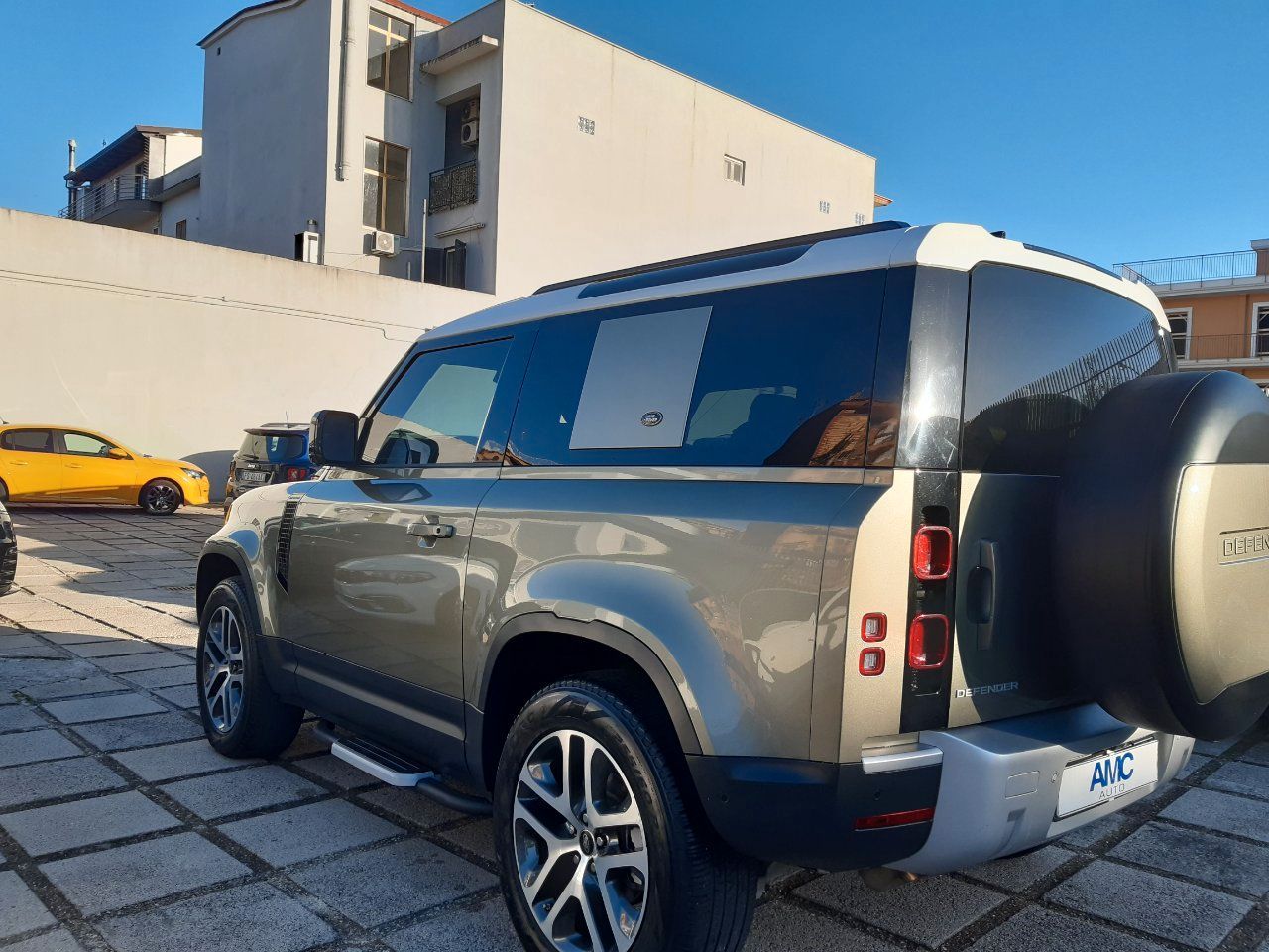 Land Rover Defender 90 3.0d i6 mhev X-Dynamic SE imagem 2