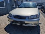 Toyota Camry 3.0 V6 Auto - Toyota Camry: V6