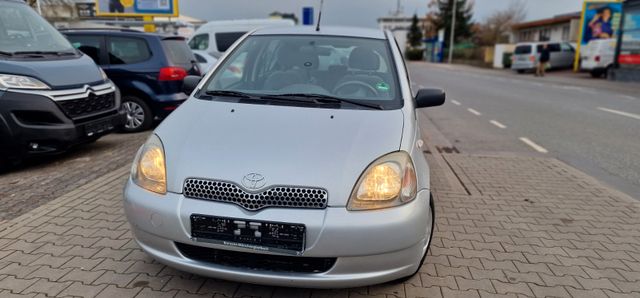 Toyota Yaris 1.0 linea luna