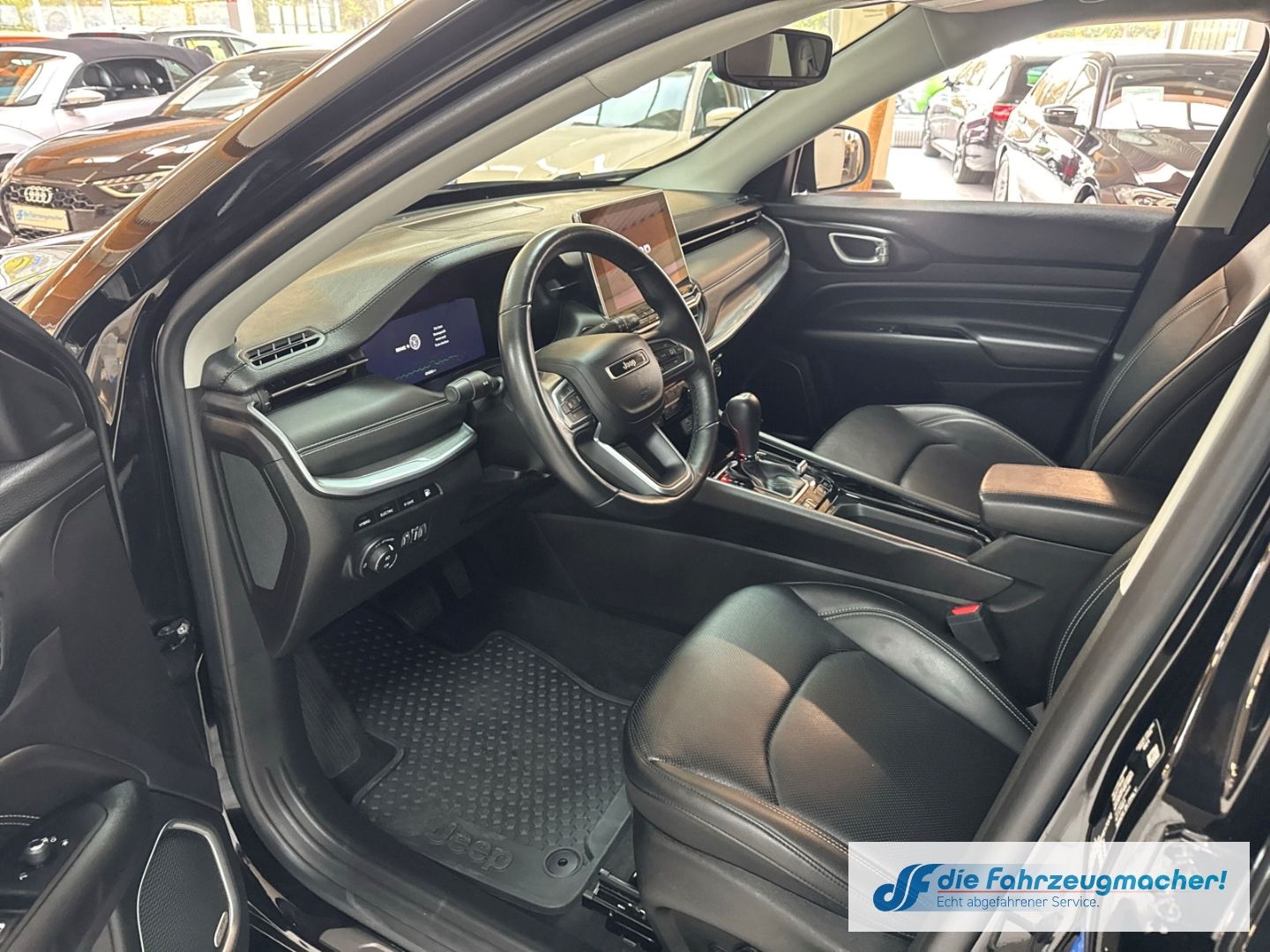 Fahrzeugabbildung Jeep Compass S Plug-In Hybrid 4WD Navi Soundsystem 36