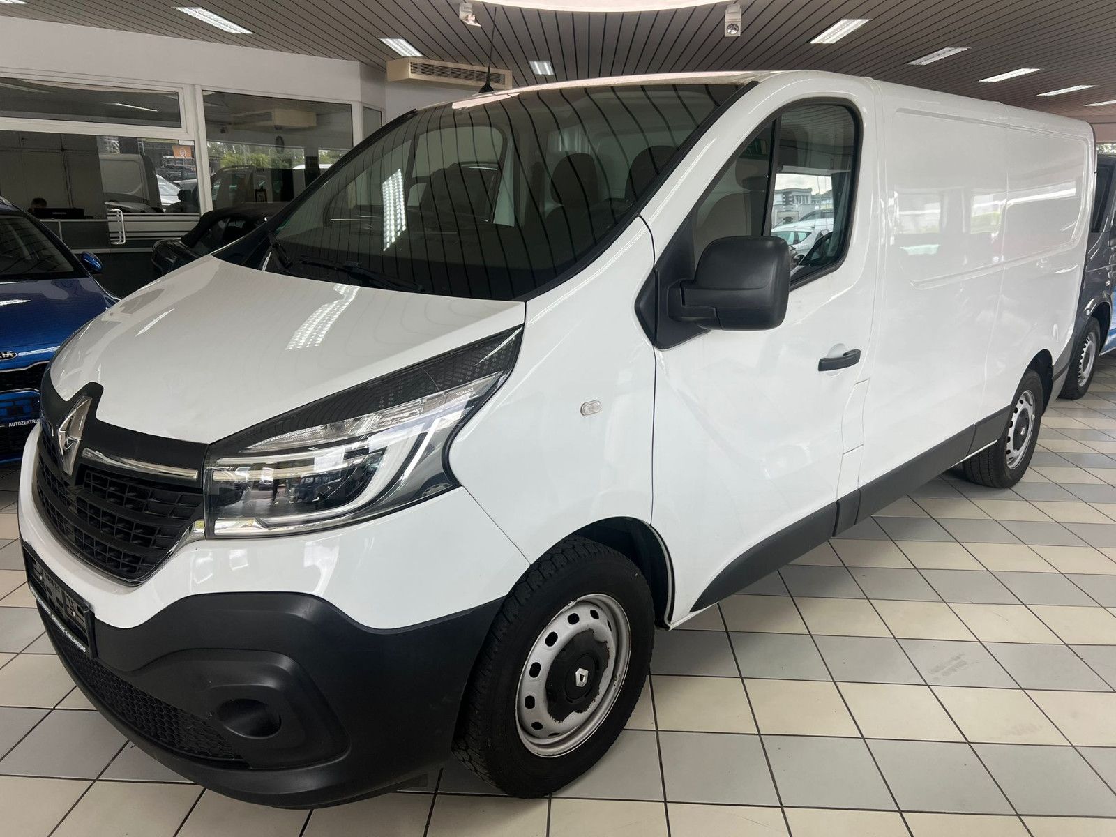 RENAULT Trafic