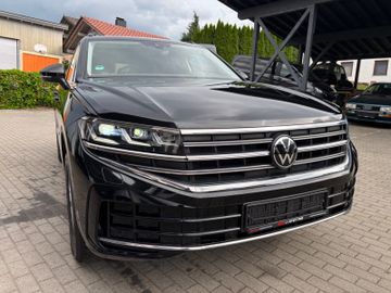 Volkswagen Touareg - 1