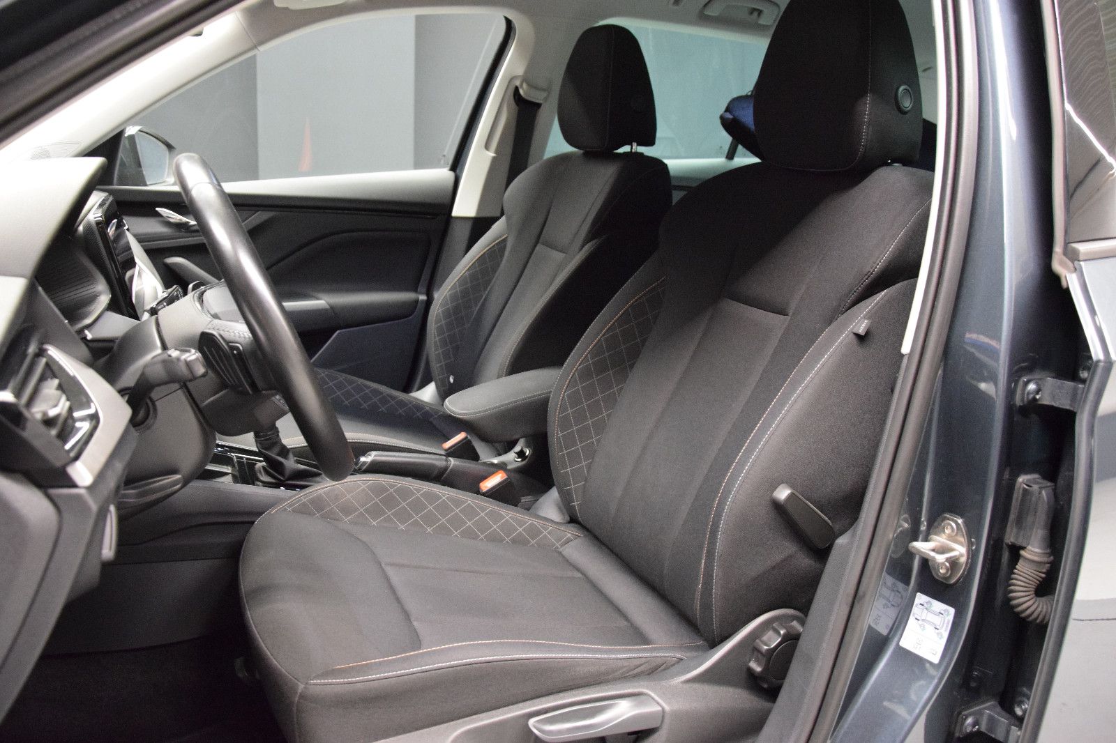 Fahrzeugabbildung SKODA Kamiq Ambition TDI DSG AHK Business Amundsen LED