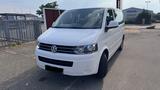 Volkswagen T5 Caravelle - weiße Volkswagen T5 Caravelle