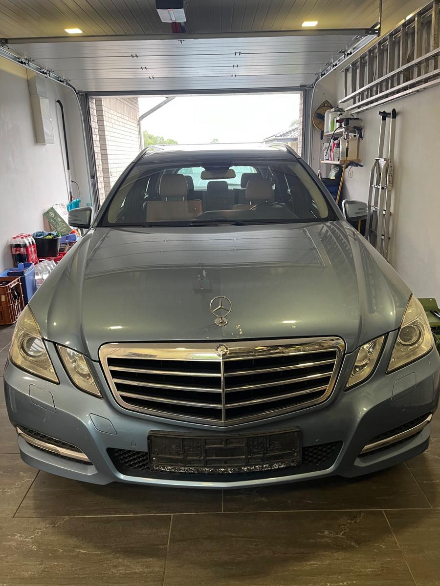 Mercedes-Benz E220, 2012