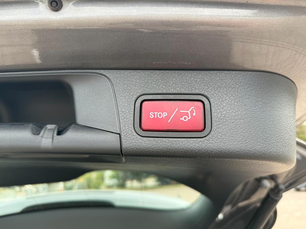 Mercedes-Benz GLB 220