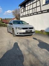 Volkswagen VW Jetta Match - Volkswagen Jetta aus 2012 mit Diesel-Antrieb