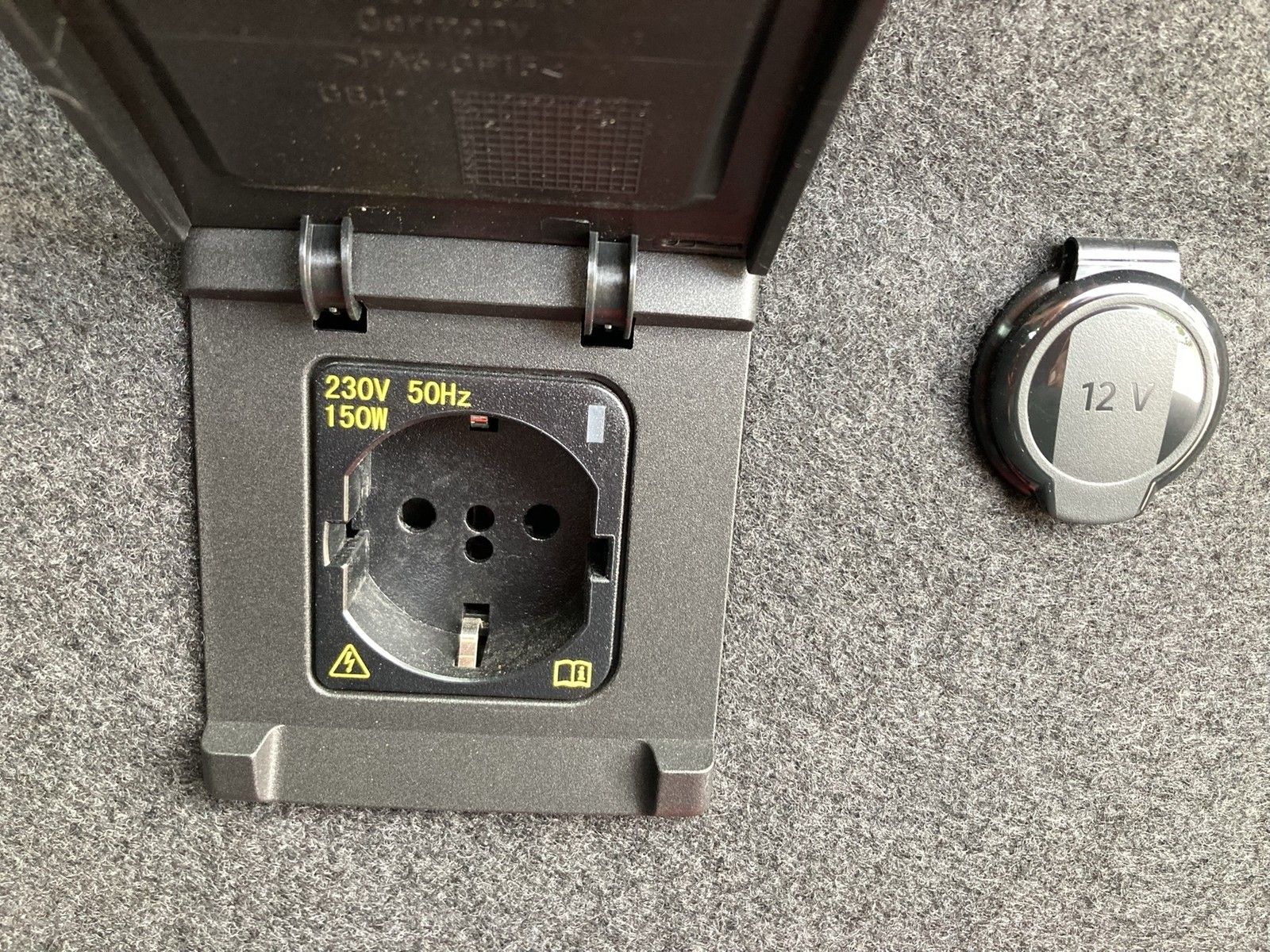 Fahrzeugabbildung Volkswagen Golf VIII Variant TSI Life LED Navi AID ACC PDC