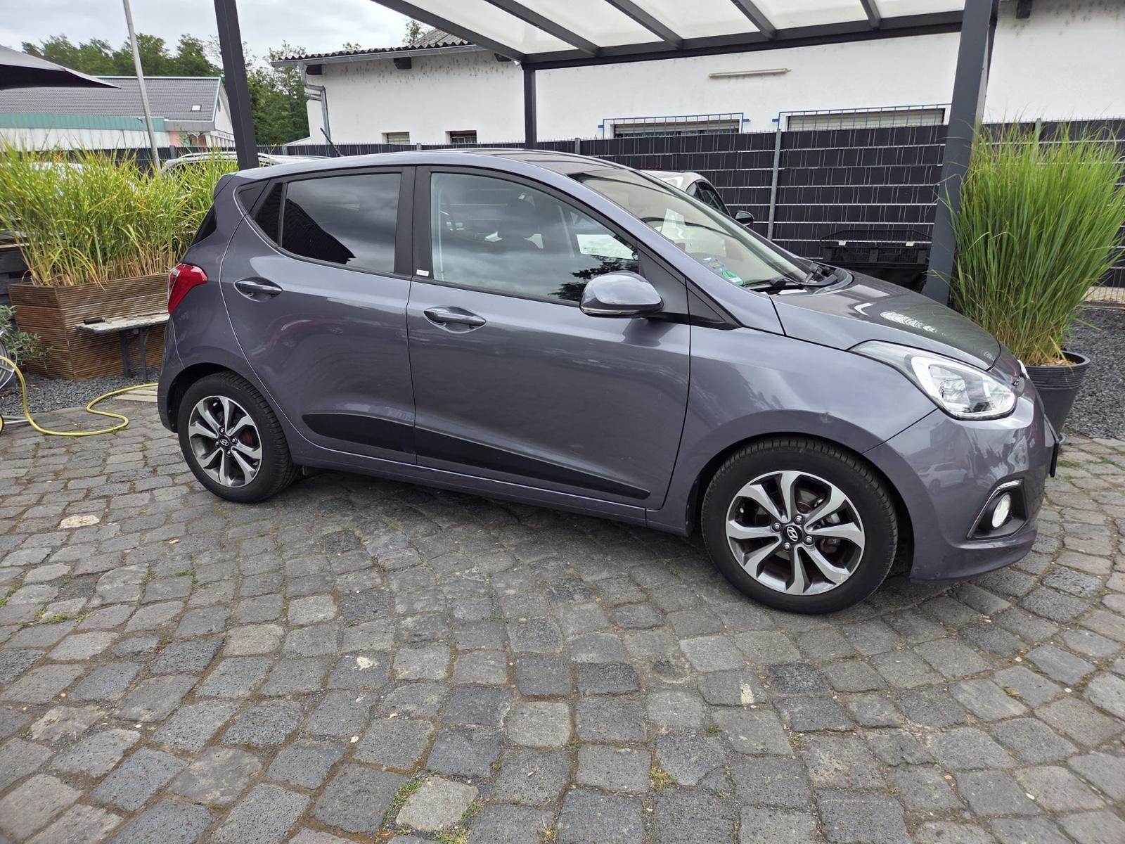Hyundai i10 Passion Sitzh. Klima  Alu AHK  !!!!