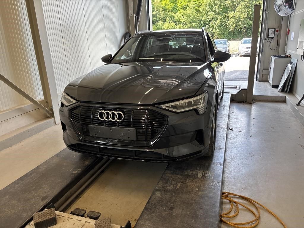 Image of Audi e-tron
