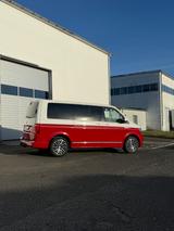 Volkswagen Generation Six 4MOTION  - rote Volkswagen T6 Multivan