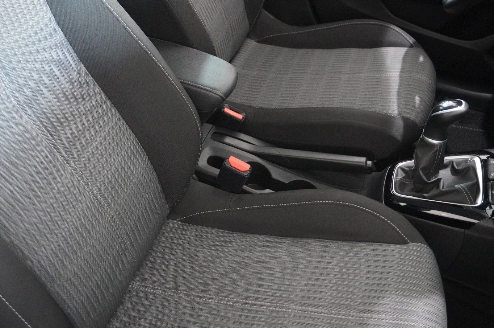 Fahrzeugabbildung Opel Corsa F 1.2 EDITION NAVI/LED/TEMP/PDC/SPORT/DAB+