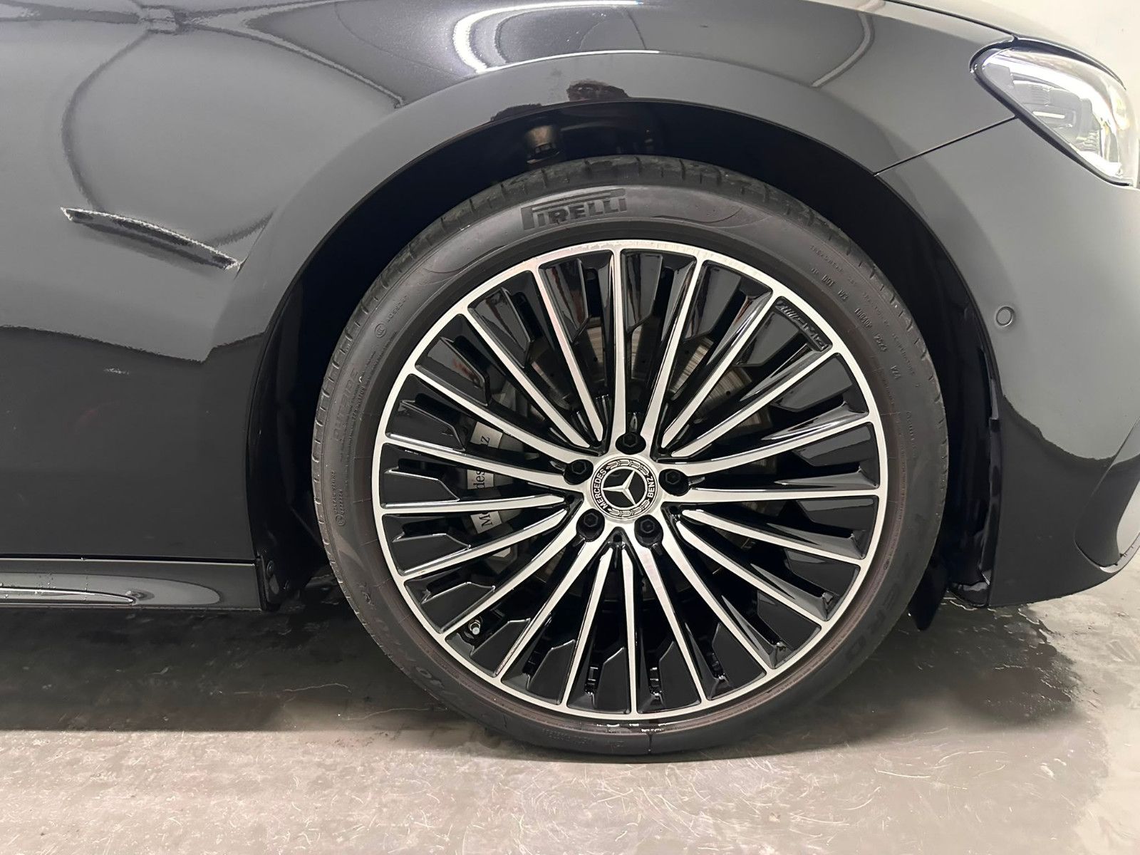 Fahrzeugabbildung Mercedes-Benz E 220 d 4MATIC T *AMG-LINE ADVANCED*PANO*KEYGO*