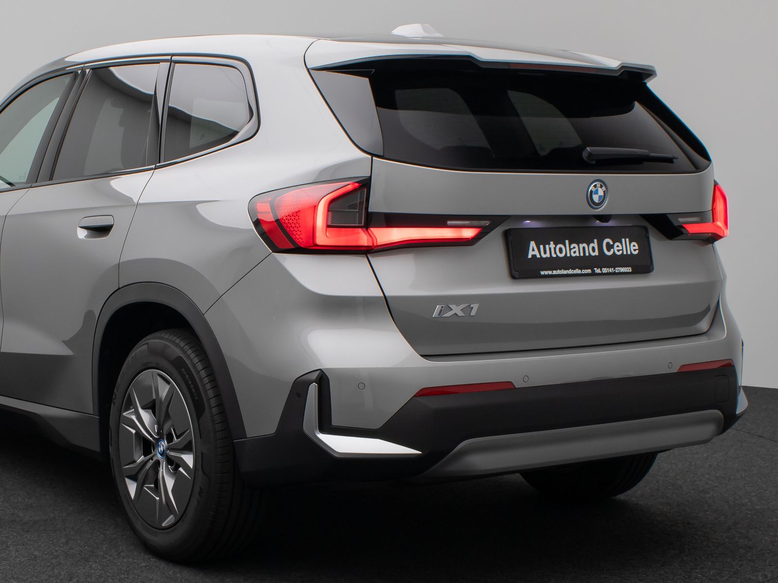 Fahrzeugabbildung BMW iX1 eD20 Kamera DAB Fernlichtassis Komfort Sport