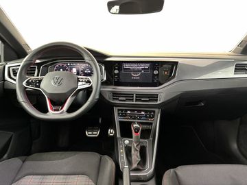 Fotografie 17 des VW Polo 2.0 TSI DSG GTI