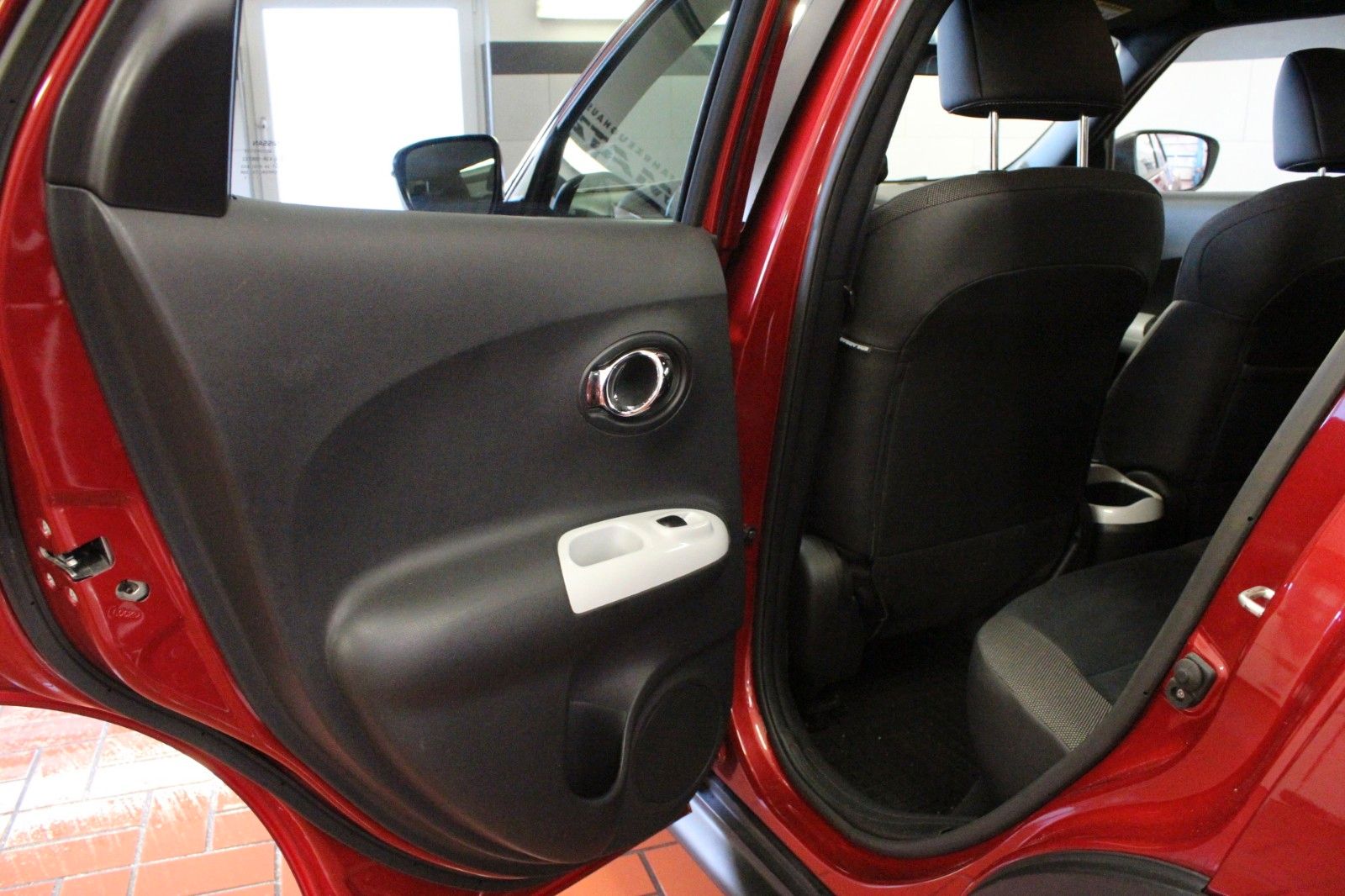 Fahrzeugabbildung Nissan Juke    1.2 DIG-T  N-Connecta 4x2  AHK