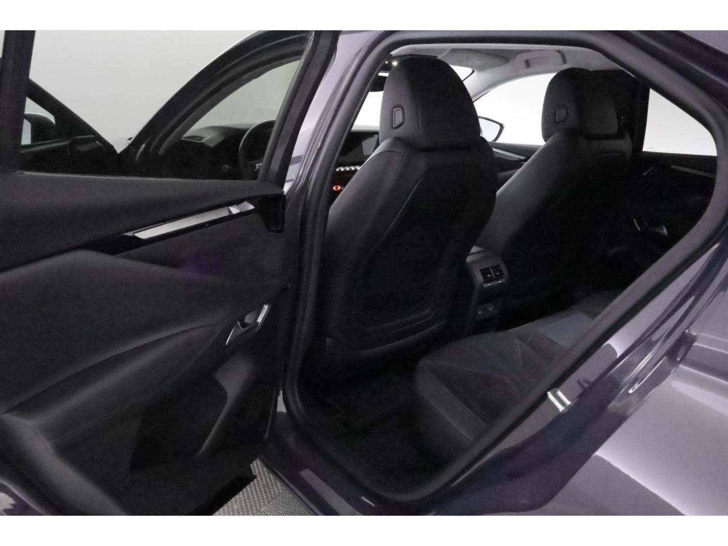 DS Automobiles DS4 1.2PT Aut.130 Etoile Alcantara+LED+HUD+TEMPO