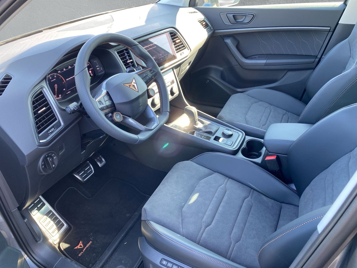 Fahrzeugabbildung CUPRA Ateca Basis 4Drive 2.0 TSI EU6e Navi Digitales C