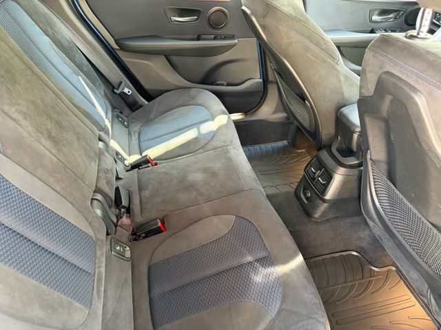 Fahrzeugabbildung BMW 220 Active Tourer 220 i M Sport Automatik