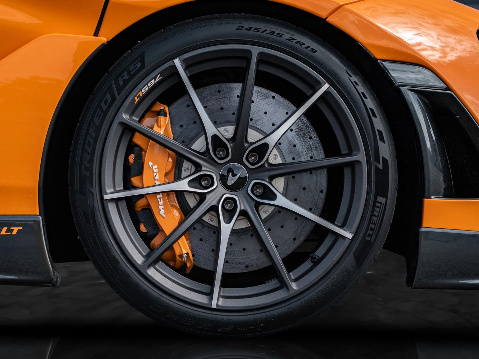 McLaren 765LT Coupé | Racing Seats | Engine Window