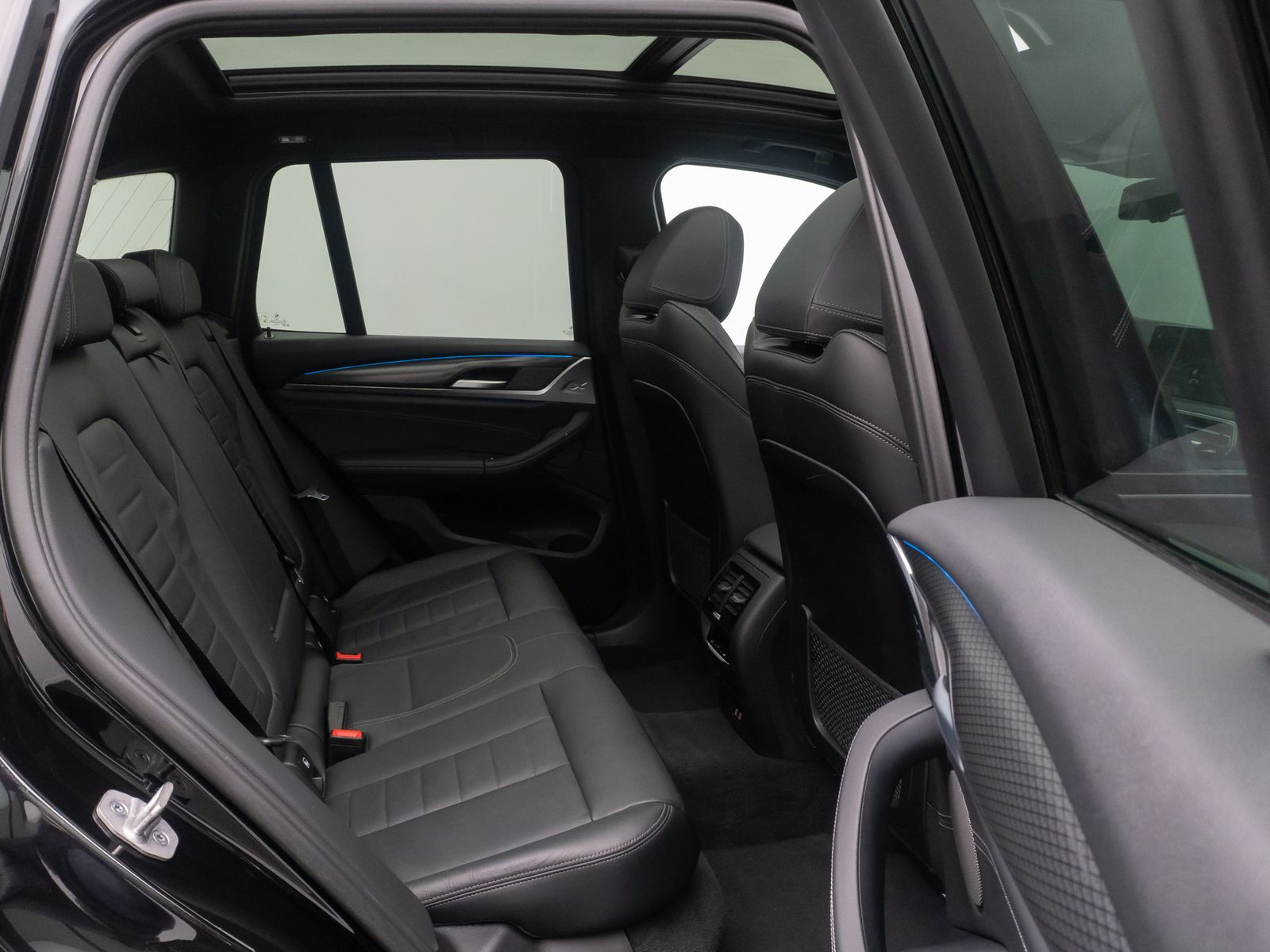 Fahrzeugabbildung BMW X3 xD30e M Sport 360&deg;HUD DAB H/K Panorama 19Zoll