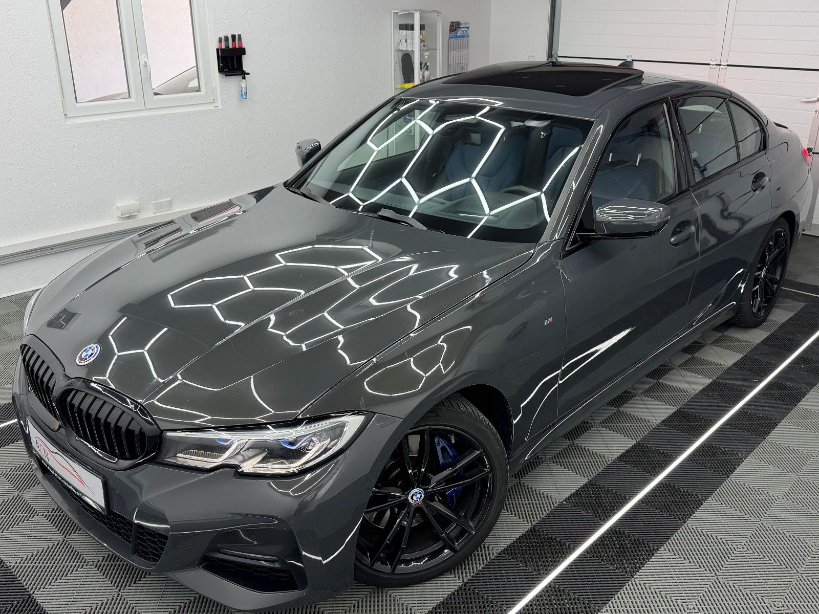 Fahrzeugabbildung BMW 330 d xDrive M SPORT/360*/ACC/HuD/LASER/DE FZG