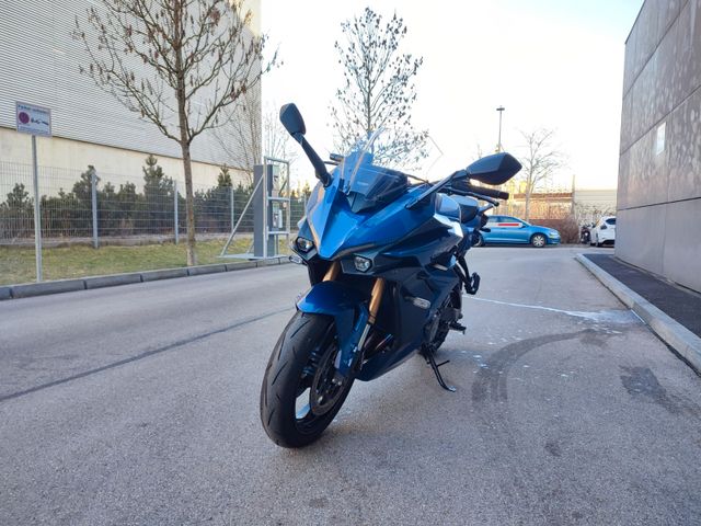 Suzuki GSX-S 1000 GT " Travel Edition "