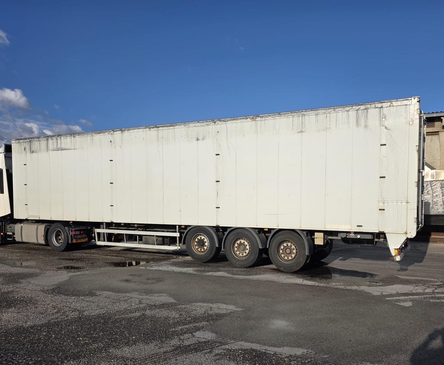 Schwarzmüller SPA 3/E S, Schubboden, neue Rolo