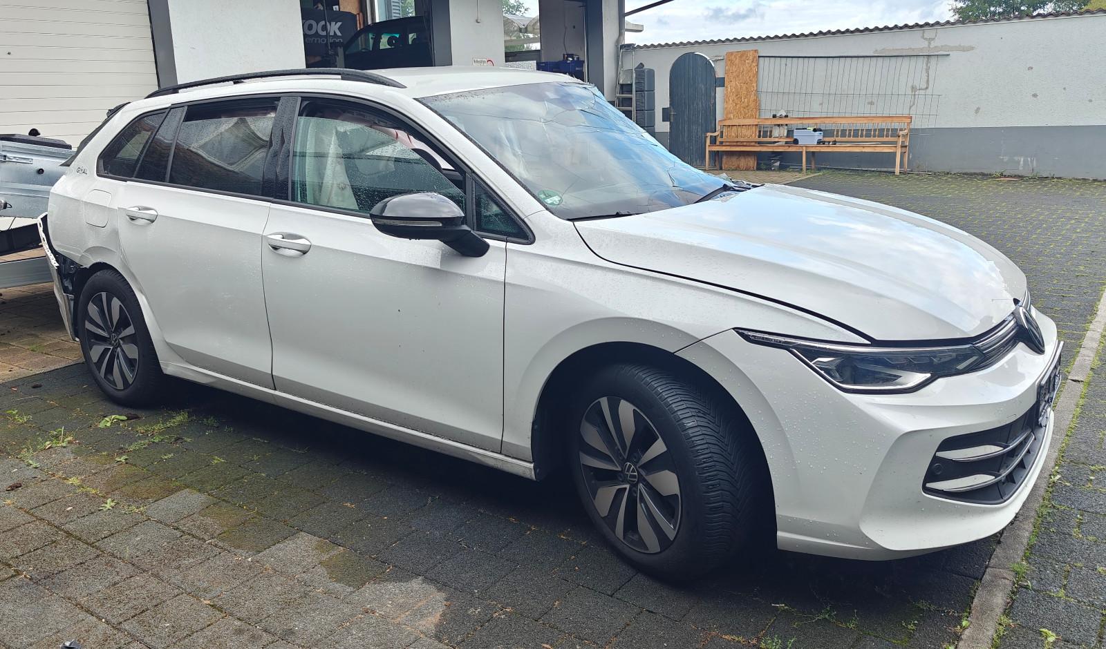 Volkswagen Golf 2.0 TDI SCR 110kW DSG Goal Variant