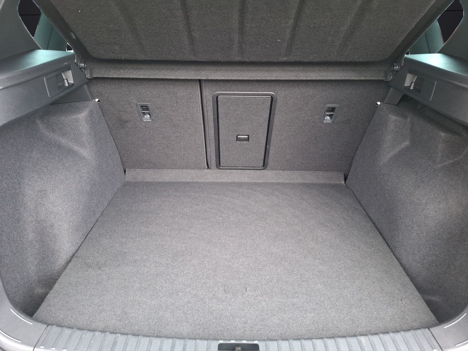 Fahrzeugabbildung SEAT Ateca VZ DSG 4Drive LED Navi AID ACC beats Park-