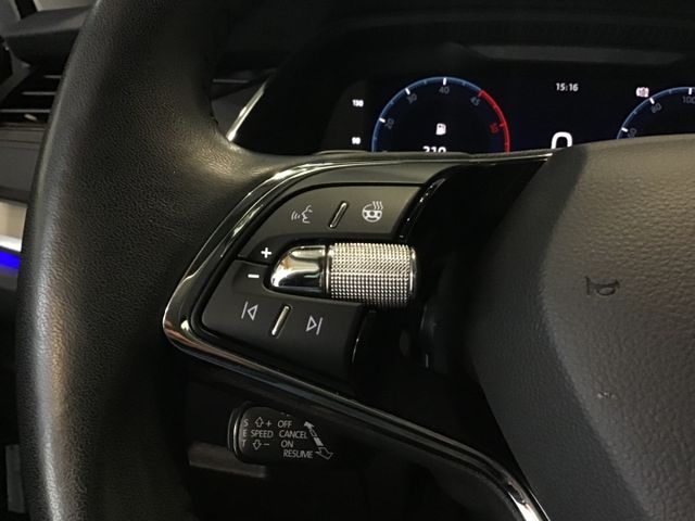 Fahrzeugabbildung Skoda Octavia Clever 2.0 TDI Combi DSG/Navi/ACC/Kamera