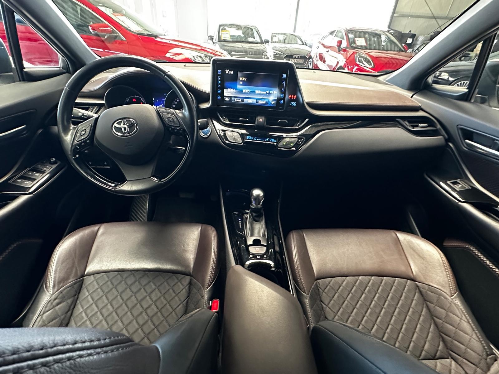 Toyota C-HR Hybrid Lounge,AHK,LED,KAMERA,SCHECKHEFT,