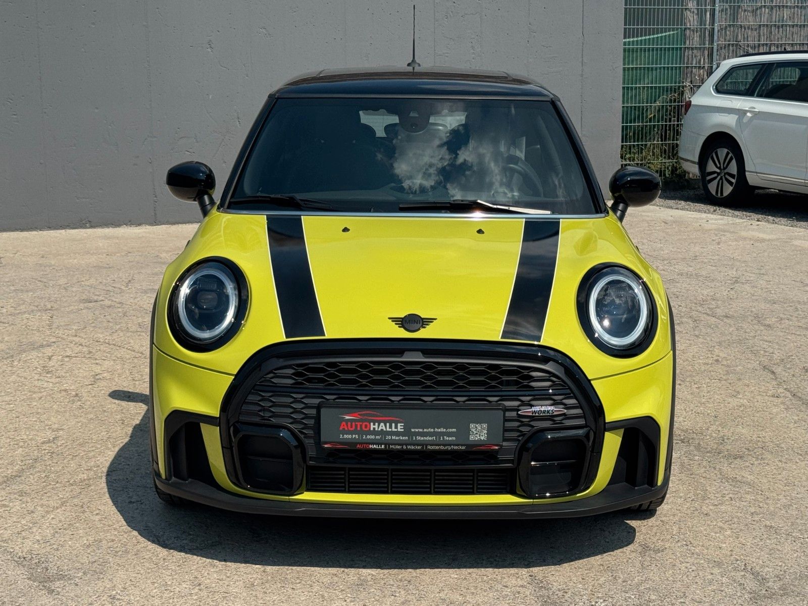 Fahrzeugabbildung MINI Cooper 1.5 JCW-Trim Panorama CarPlay DAB LHZ