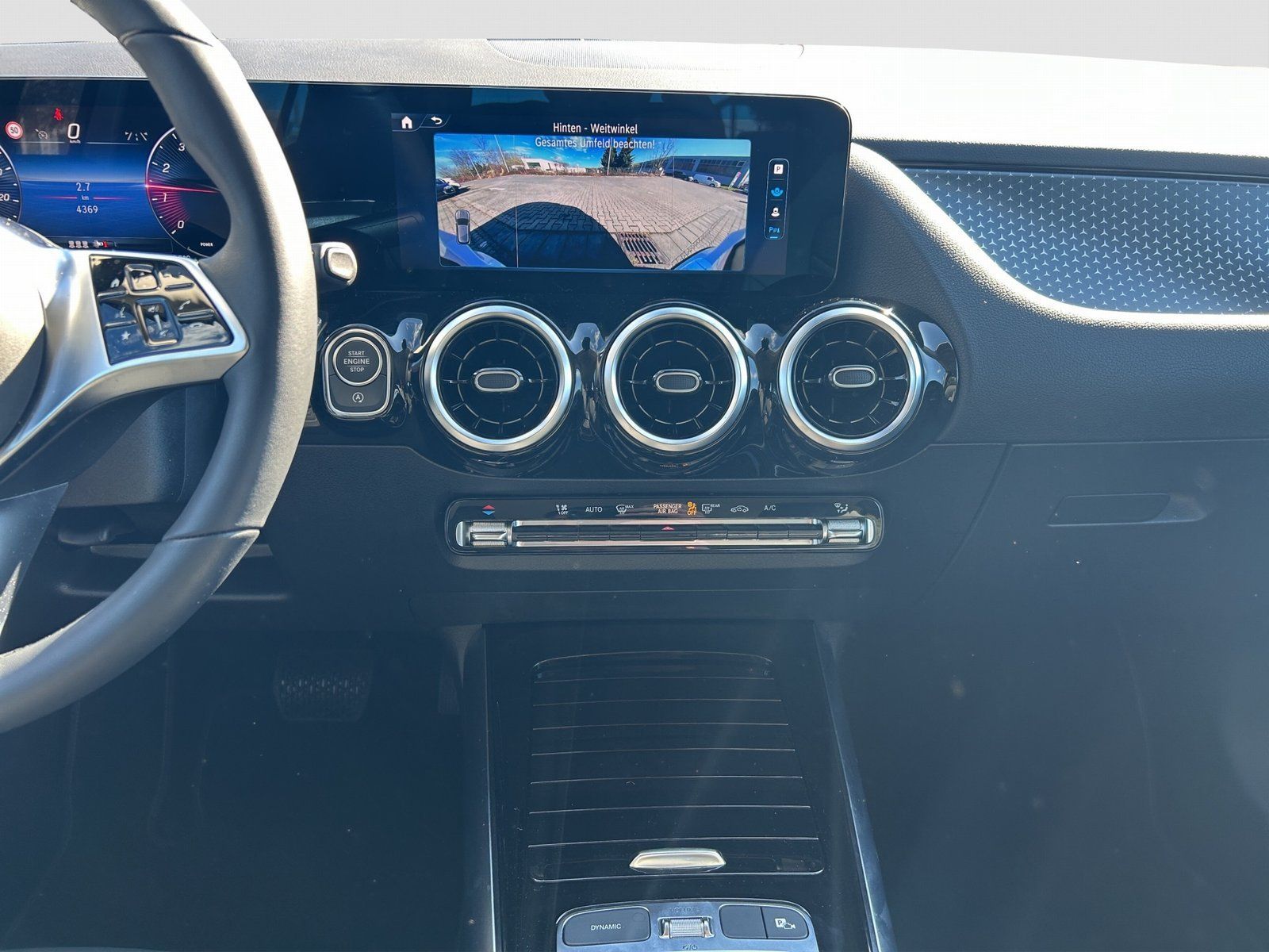 Fahrzeugabbildung Mercedes-Benz GLA 180