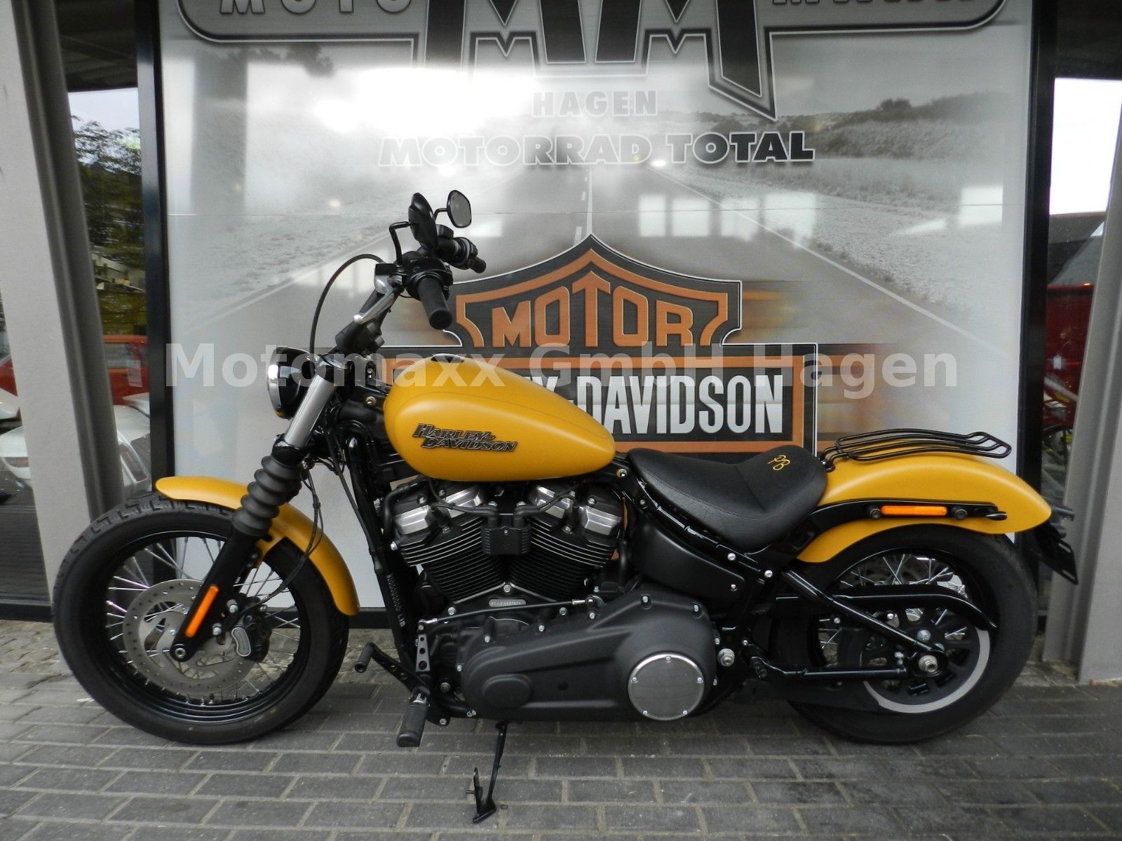 Fahrzeugabbildung Harley-Davidson Street Bob 107 MJ19 mit Speichen-Felgen!!!