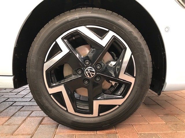 Fahrzeugabbildung Volkswagen Polo Style ''50 Jahre'' 1.0 TSI DSG Navi Digital