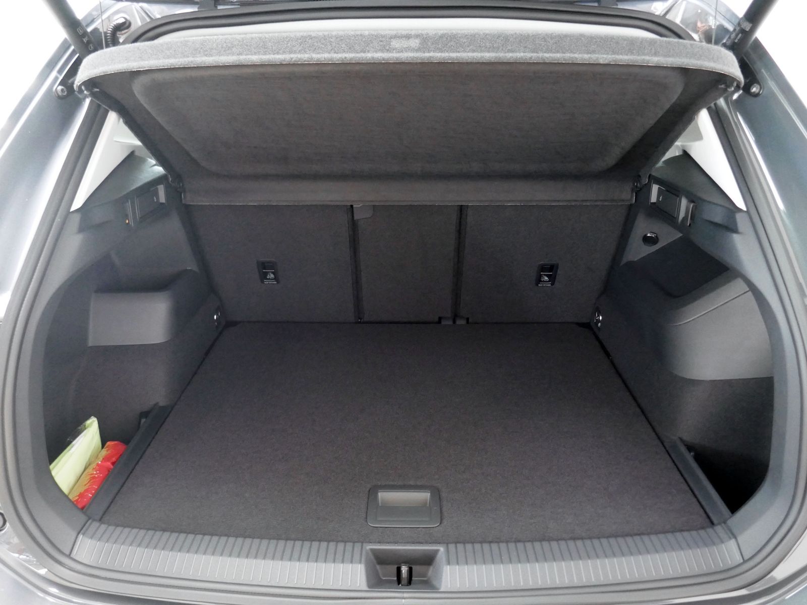 Fahrzeugabbildung Volkswagen Tiguan Life 2.0 TDI DSG | LED AHK RFK ACC