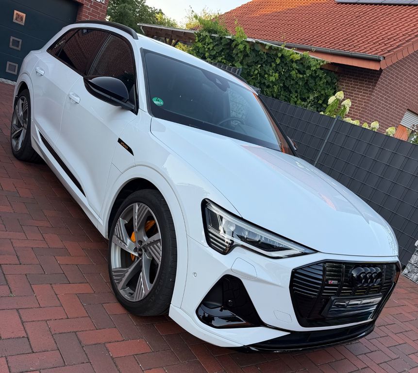 Image of Audi e-tron