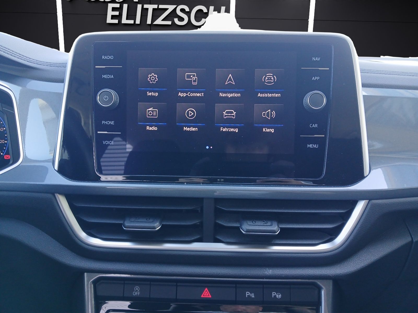 Fahrzeugabbildung Volkswagen T-Roc TDI Style AHK AID ACC RFK SH LM